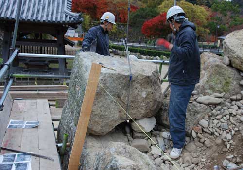 石垣の石積み