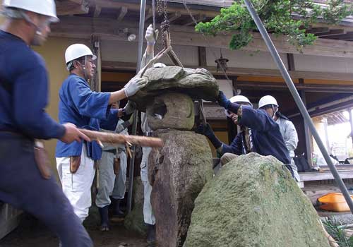 ⽯造物の修復作業（登録記念物  盛合⽒庭園）